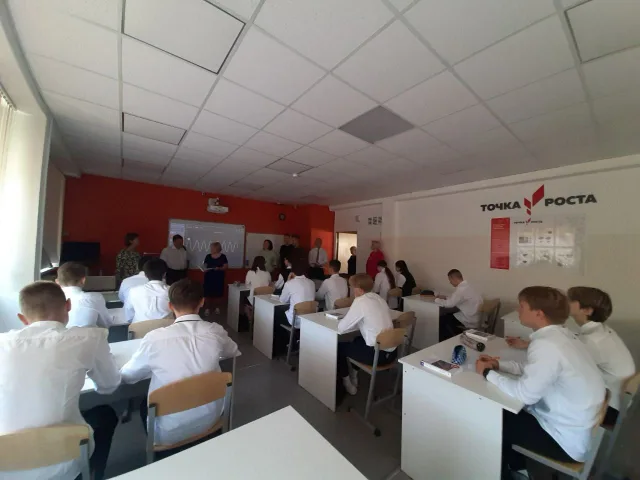 Лидия Антонова познакомилась с работой «Точки роста» в гимназии № 18 Люберец