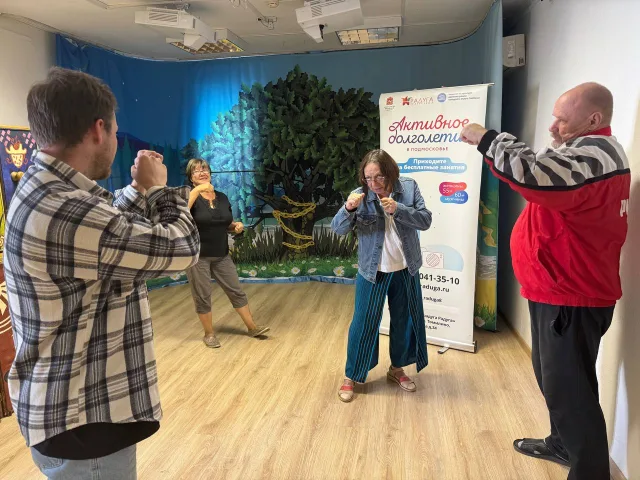 Актёры люберецкого театра кукол провели мастер-класс для участников программы «Активное долголетие»