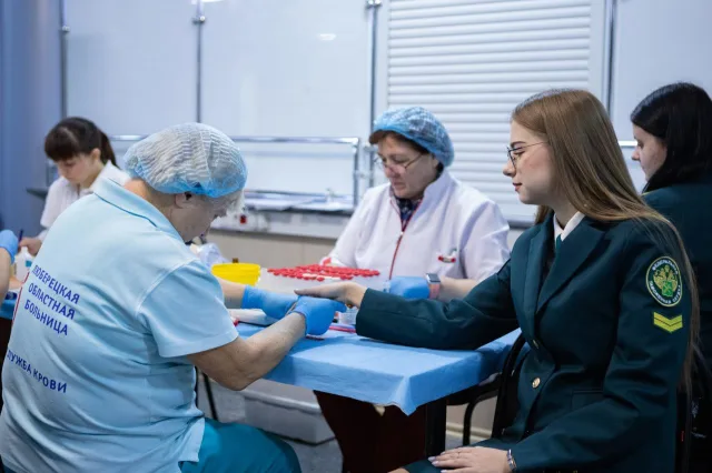 Во время донорской акции студенты и педагоги РТА в Люберцах сдали 27 литров крови