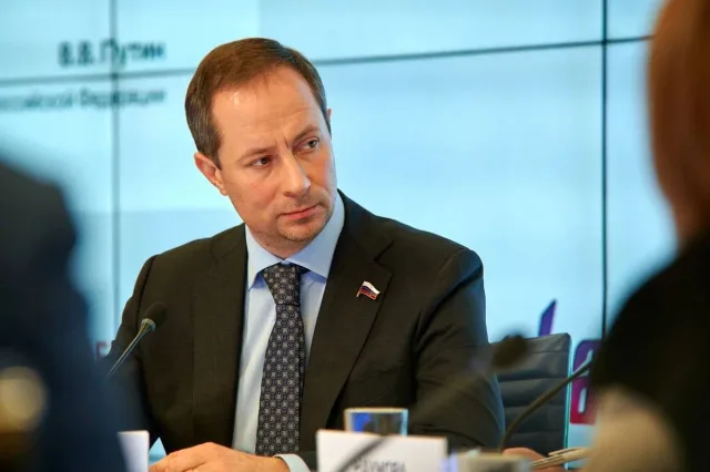 Законопроект о запрете зачислять в школы детей мигрантов без знания русского приняли в Госдуме