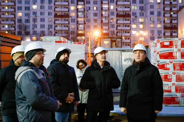 Владимир Волков проверил ход реконструкции школы №7 городского округа Люберцы