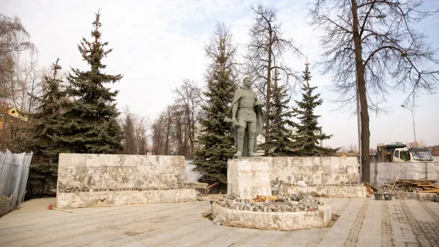 Работы на мемориальном комплексе «Вечный огонь» в Люберцах завершат ко Дню Победы