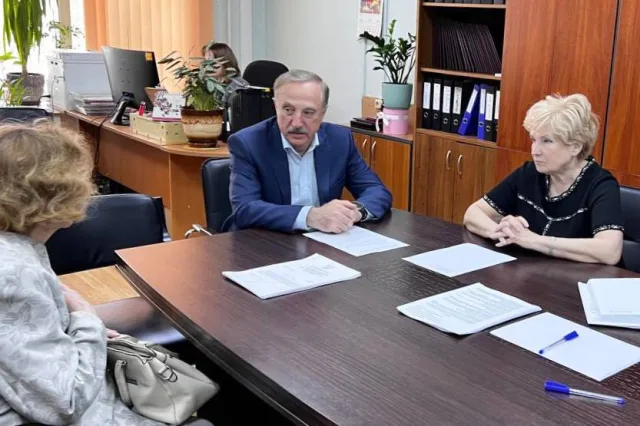 Председатель Совета депутатов Люберец встретился с «серебряными» волонтерами