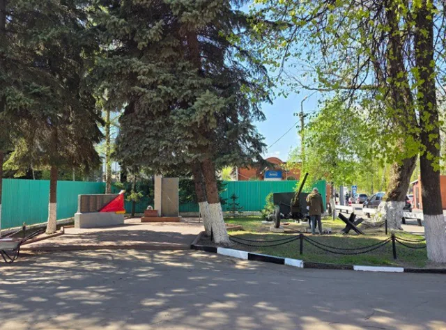 Подъездные пути к памятным местам благоустроили в Люберцах