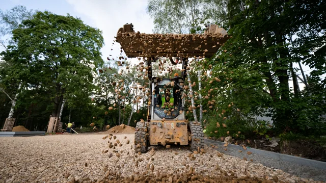 Работы по обустройству финишного покрытия тропиночной сети стартовали в Летнем парке Люберец