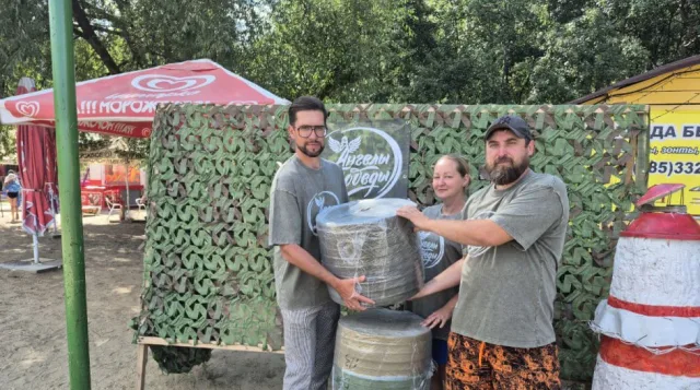 Люберецкие депутаты передали волонтёрской организации «Ангелы Победы» материалы для плетения масксетей