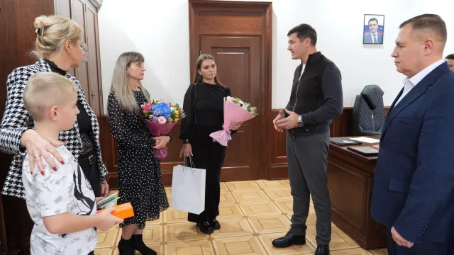 Семье погибшего на СВО героя из Люберец вручили орден Мужества