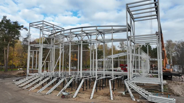 Теннисные столы и памп-трек установили в Летнем парке в поселке Малаховка