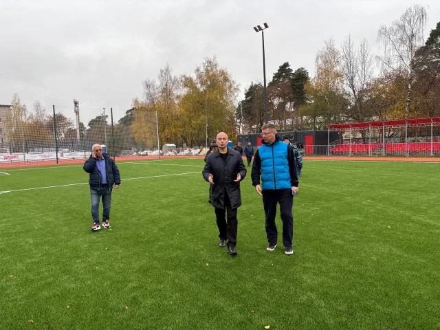 В Люберцах по народной программе «Единой России» реконструируют три спортивных стадиона