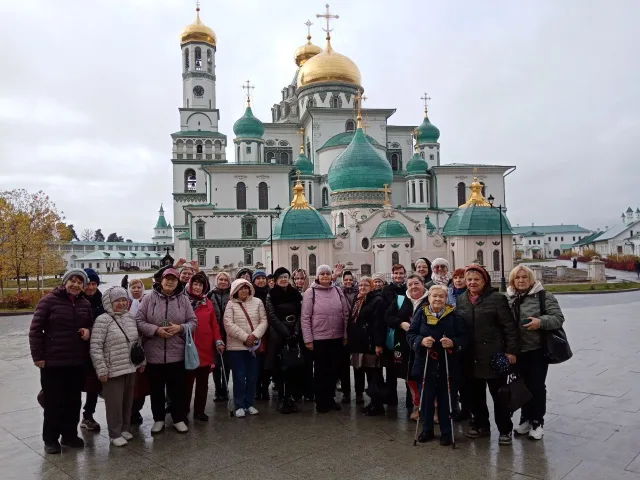Порядка 30 долгожителей из Люберец побывали на экскурсии в городском округе Истра