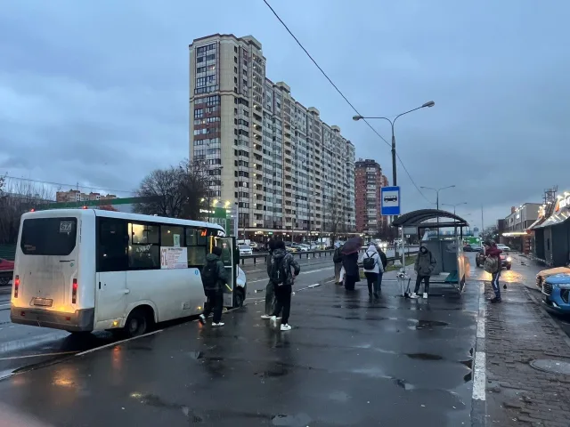 Два дополнительных автобуса начали курсировать в Люберцах от остановки «Школа» до метро «Котельники»