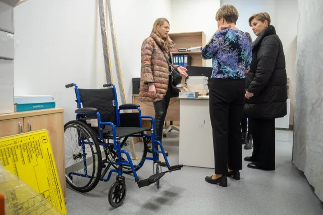 Партийцы проверили доступность среды в школе «Прогресс» в Люберцах