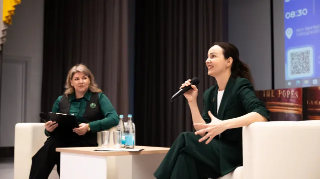 Известная актриса Валерия Ланская ответила на вопросы люберецких школьников