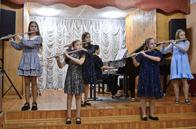 Концерт «Нарисуем нотами пейзаж» состоялся в Детской музыкальной школе Дзержинского