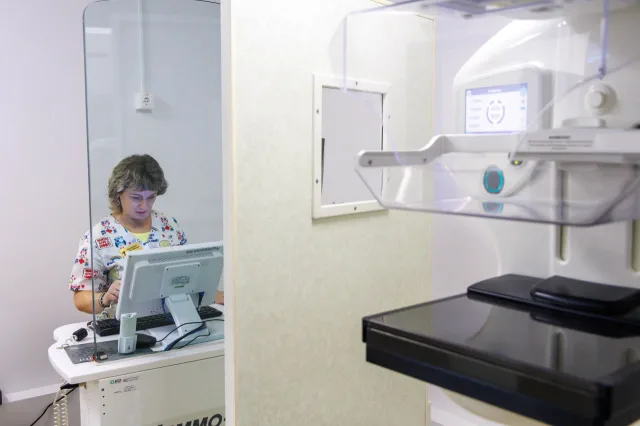 Врачи Люберец приглашают женщин пройти маммографию до конца 2025 года