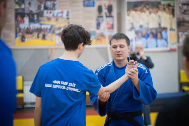 Для молодогвардейцев Люберец прошёл мастер-класс по самбо