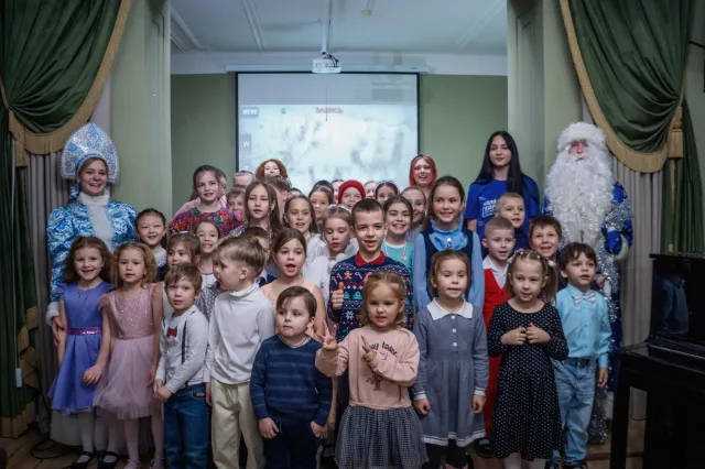 Молодогвардейцы провели Рождественскую елку для воспитанников центра «Дети Угреши»