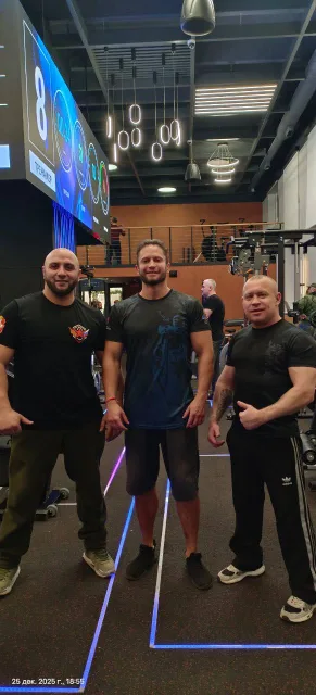 Серебряную медаль на турнире по армрестлингу завоевал ветеран СВО из Люберец