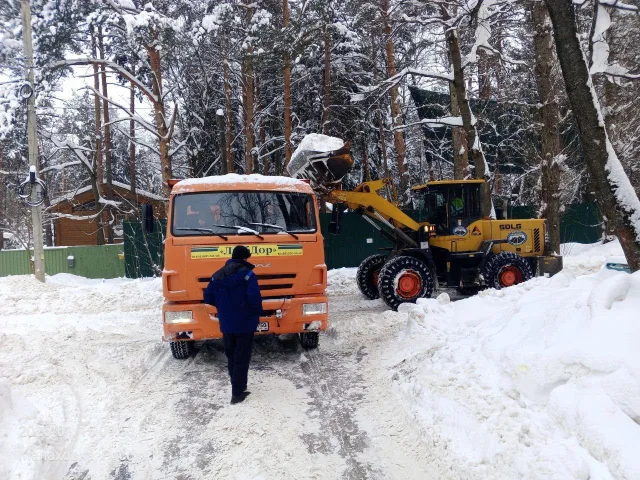 Почти 20 тысяч кубометров снега вывезли с дорог Люберец за время ликвидации последствий циклона «Фрэнсис»