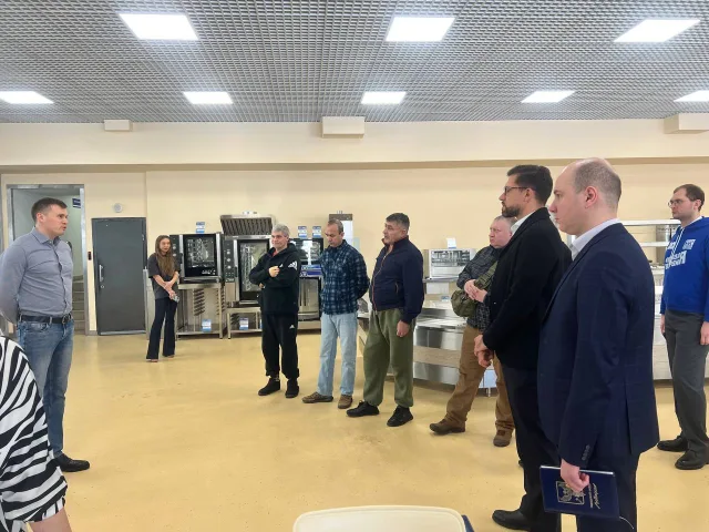 Ветераны СВО познакомились с производством на заводе «Атеси» в Люберцах