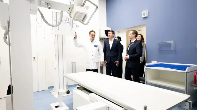 Владимир Волков: самая большая поликлиника округа открылась в Октябрьском