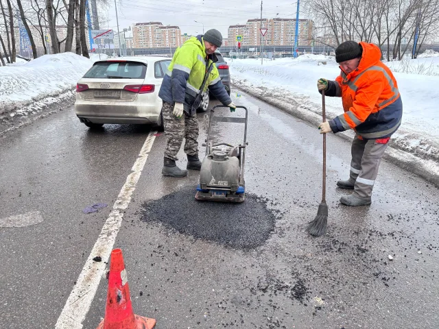 Более 250 ям устранили на дорогах Люберец с начала месяца
