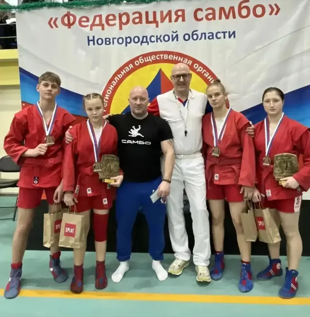 Восемь медалей Всероссийских соревнований по самбо завоевали спортсмены Люберец