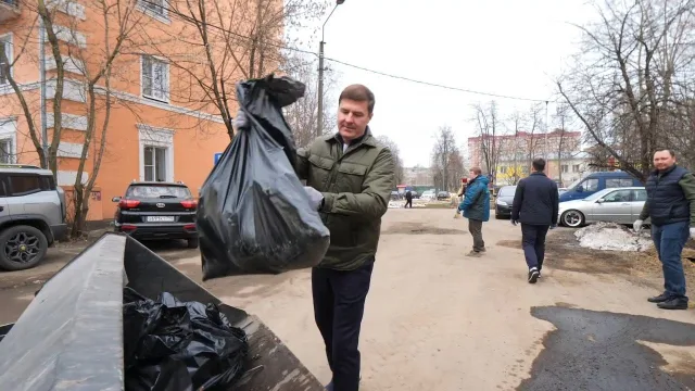 Более 40 дворов и общественных территорий привели в порядок в Люберцах в первый весенний субботник