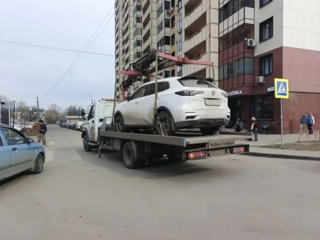 Более 2600 автомобилей эвакуировали с улиц Люберец с начала года