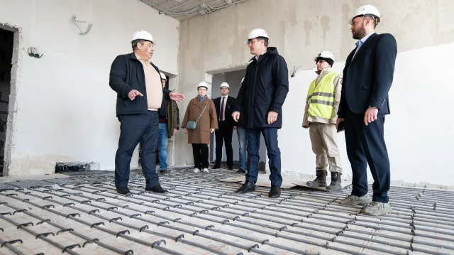 Устройство фасада самого большого детского сада в Подмосковье началось в Люберцах